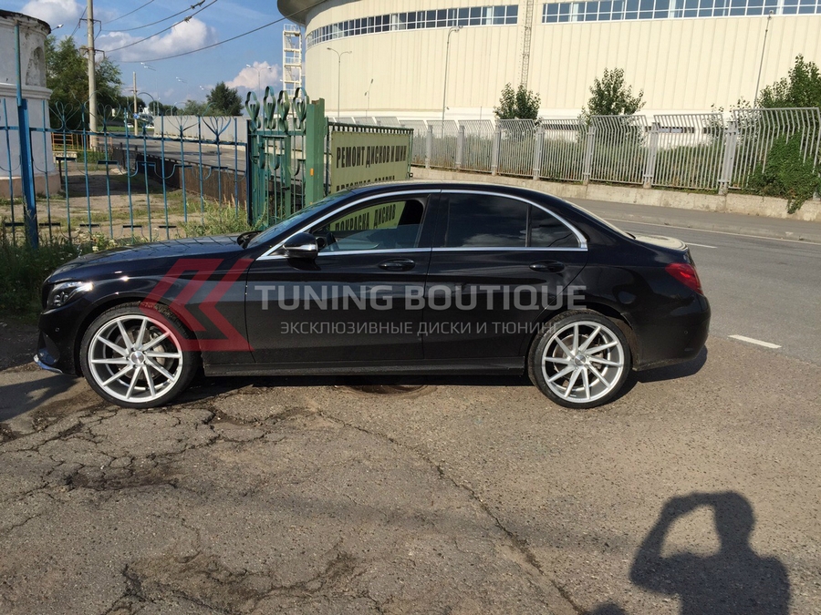 Mercedes C Class на 20" дисках Vossen CVT Silver Metallic фото 1